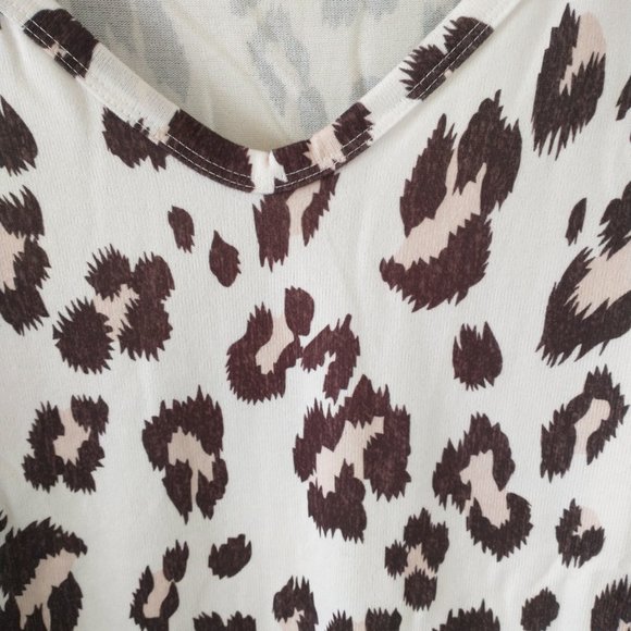 Last One Size large! Leopard Print V Neck Loungewear Shorts + Top - Picture 4 of 10